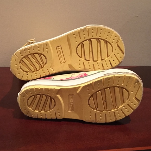 Land’s End Cutest rain boots. - Picture 4 of 8